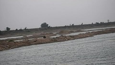 नदी : राजनैतिक नहर निकालने के लिये संतों का सहारा