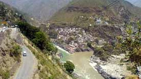 देवप्रयाग पर भागीरथी और अलकनन्दा का संगम