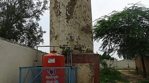 बेफिक्र सरकार, फूल-फल रहा पानी का कारोबार