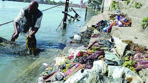 सफाई के नाम पर गंगा का निजीकरण
