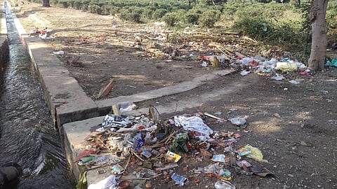 जब कचरा घर के स्तर पर ही अलग नहीं होता, तो उसे संभालने की सारी तकनीकियां और नीतिगत कोशिशें शुरुआत में ही लड़खड़ा जाती हैं।