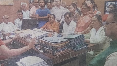 Mussoorie MLA Ganesh Joshi rages on drinking water problem with ceo of garhi cant