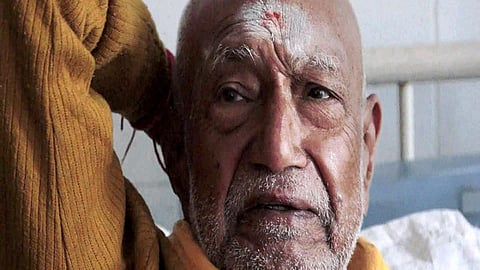 नहर, पाइप वाटर सप्लाई, बाँध और वन विनाश हैं समस्या