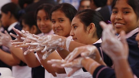 कोविड-19 महामारी के दौरान पानी, सेनिटेशन और स्वच्छता ( WASH)