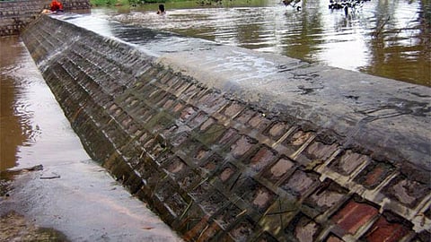 मनरेगा के तहत निर्मित चेकडैम का दृश्य