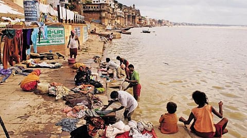 नमामि गंगे की रफ्तार धीमी हो रही है।