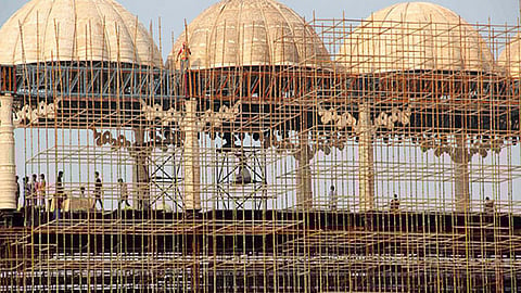 17 सवालों के घेरे में श्रीश्री की श्री