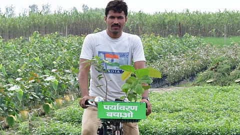 देवेंदर सूरा।