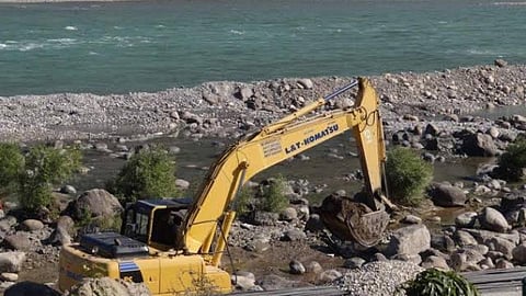 गंगा तट पर घाट निर्माण में गड़बड़झाला