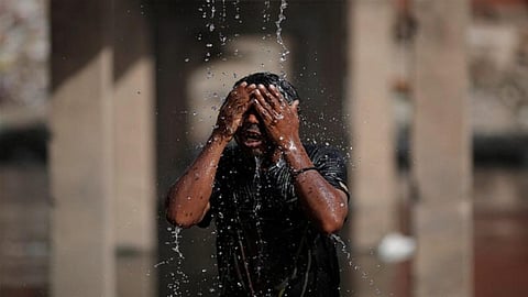 भारत के शहर इस समय जल रहे हैं।