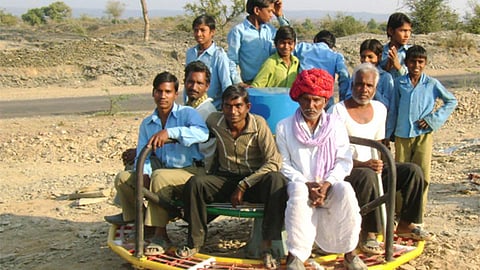 jal sanrakshan ki anuthi misal jhula-chakari handpump