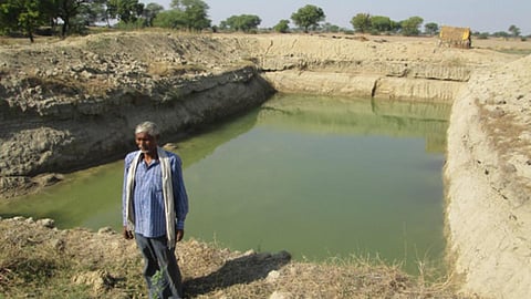 अकाल के माथे पर सुकाल का टीका