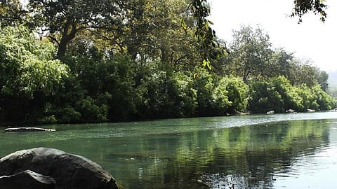 संकट में है मंदाकिनी नदी।