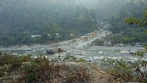 सरयू नदी में भारी मशीनों से खनन पर हाईकोर्ट की रोक