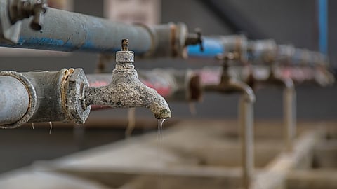 समस्या जल नहीं, जल विभाग है