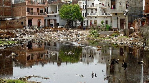 पानी का अपव्यय खतरे की घंटी