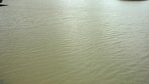 नाले को पहनाए दो-दो नवलखा हार