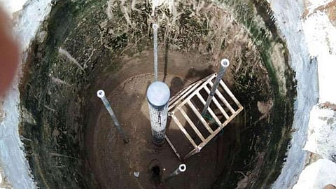 एयर वेंट्स तकनीक से सींच रहे धरती की कोख