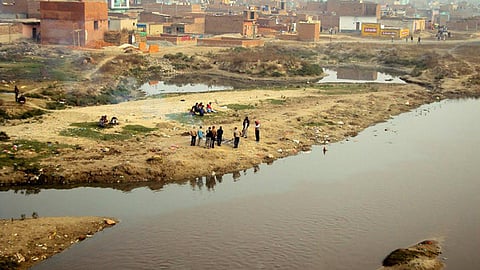 नदियों का दर्द