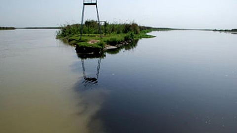 अब नदियां जीवन नहीं मौंत देती हैं