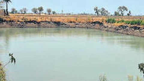 जीर्ण-शीर्ण स्थिति में खरड गांव का महाभारत कालीन तालाब