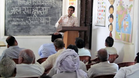 भारत उदय एजुकेशन द्वारा आयोजित जल साक्षरता अभियान