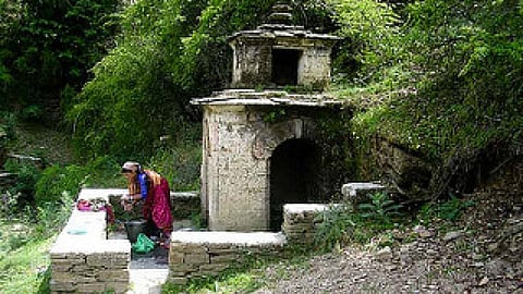 खाली होने की कगार पर पहुँच गया वाटर टैंक