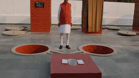 दो गड्ढों वाले शौचालय सस्ते और व्यावहारिक हैं