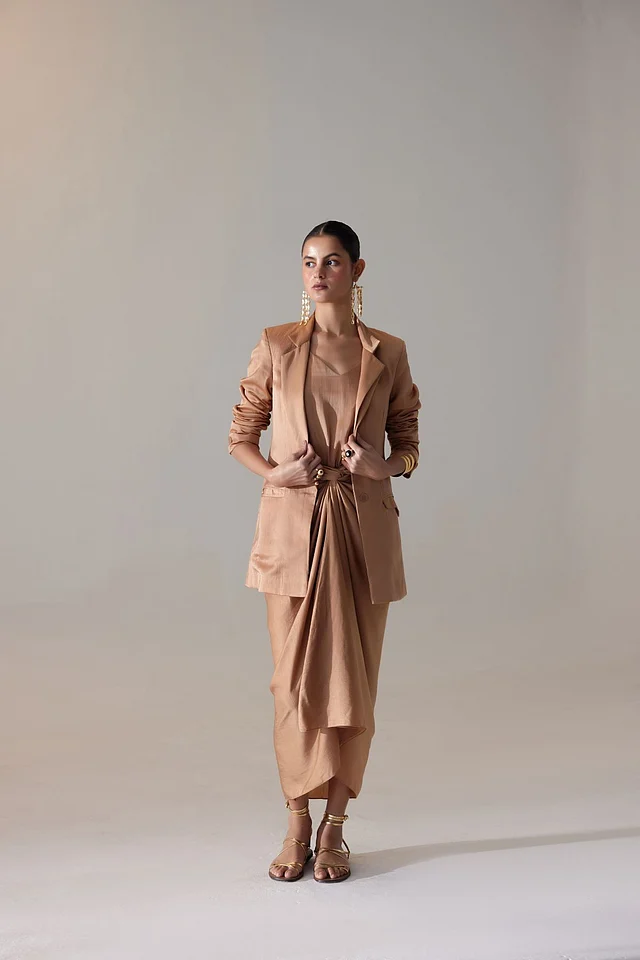 Nouria’s Amara collection