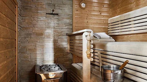 Boost your wellbeing with contrast therapy: The power of heat and cold