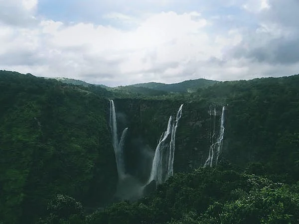 5 best monsoon weekend getaways in India
