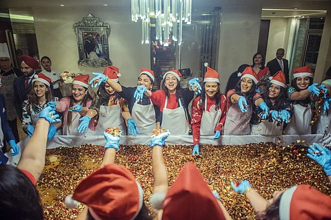 Cae mixing fun at Taj Coromandel