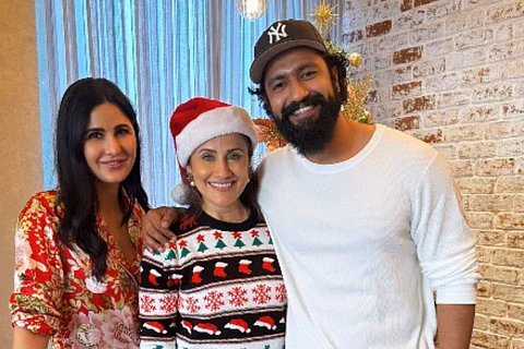 Katrina Kaif, Vicky Kaushal smile ear to ear in Christmas photos