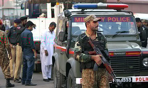 Vehicule of the Pakistan Army Corps of Military Police under attack in Karachi, December 2015