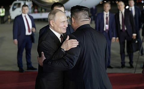 Kim Jong Un greets Vladimir Putin (2024).