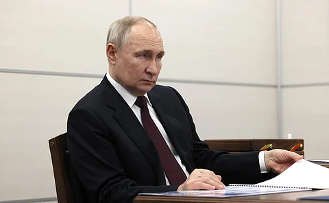 Putin: Iran's Nuclear Program Peaceful, Calls for Dialogue