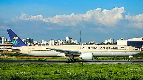 Bomb Threat Diverts Saudia Flight with 376 Pilgrims to Medan
