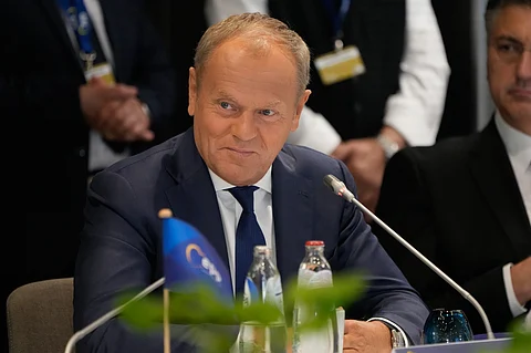 Polish PM Tusk Signals Possible Pause in Ukraine Conflict as Talks Loom