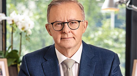 Official portrait of Australian Prime Minister Anthony Albanese.
