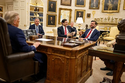 President Donald Trump meets with Special Envoy Steve Witkoff, Secretary of State Marco Rubio, and Vice President JD Vance before a call with Russian President Vladimir Putin,