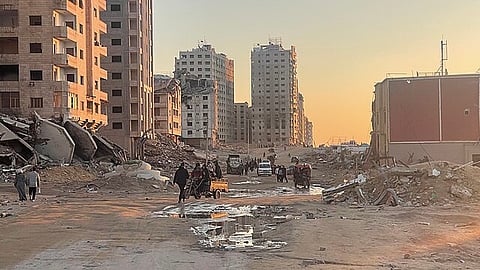 Israeli Forces Escalate Gaza City Bombing