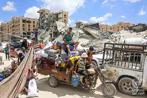 Palestinian refugees flee Khan Younis