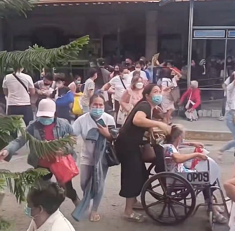 Powerful 7.4 Quake and Aftershock Rattle Southern Philippines