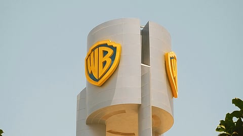 Paramount Extends Hostile Bid Deadline as Netflix Presses Warner Deal Ahead