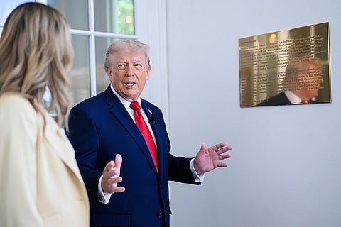 House Rebukes Trump, Votes to Curb Iran War Powers in Rare Bipartisan Move
