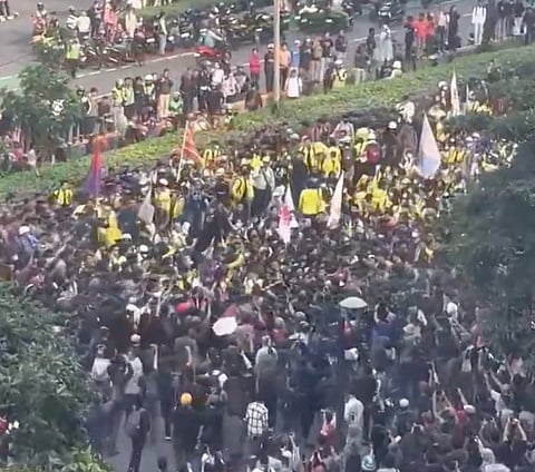 Students In Anti-Prabowo Protests Say Indonesia 'Heading' For Bankruptcy