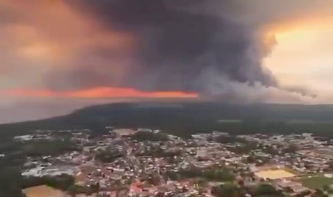 Large wildfire in France's Gironde region spreading toward Bordeaux.