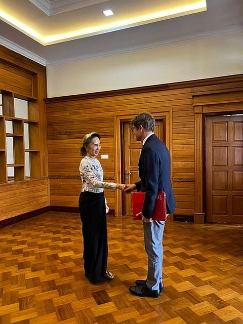 Myanmar's Suu Kyi Meets Red Cross in Rare Detention Visit