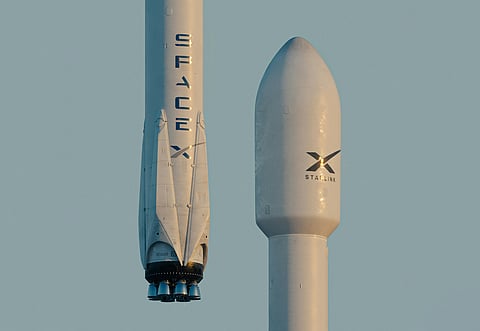 SpaceX Takes Aim at US Wireless Giants With Nationwide Spectrum Acquisition