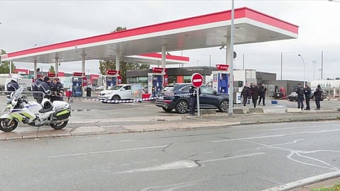 One killed, four wounded in Trappes shooting near Paris